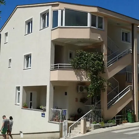Veselko Apartman *